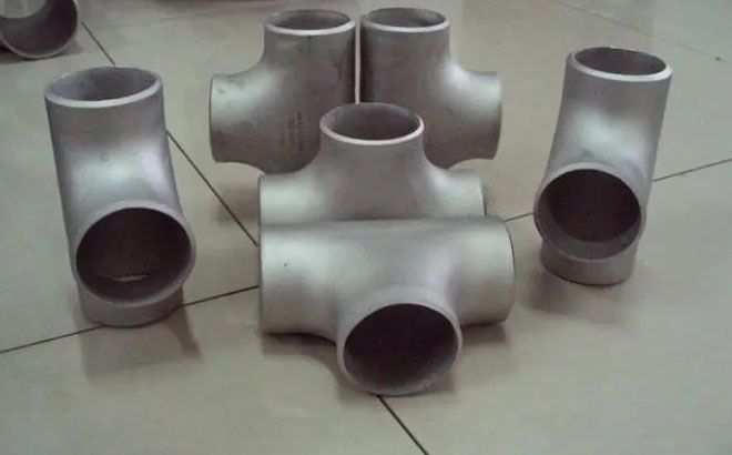 钛径三通加工挤压前坯料的加热工艺